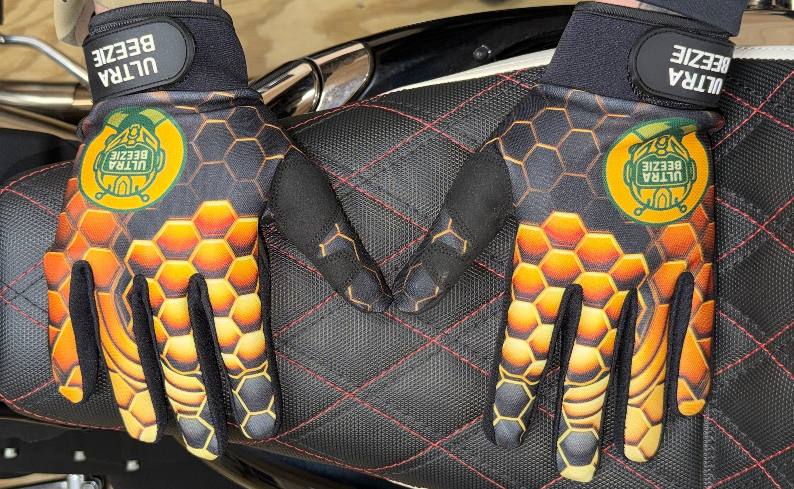 HONEYCOMB GLOVES